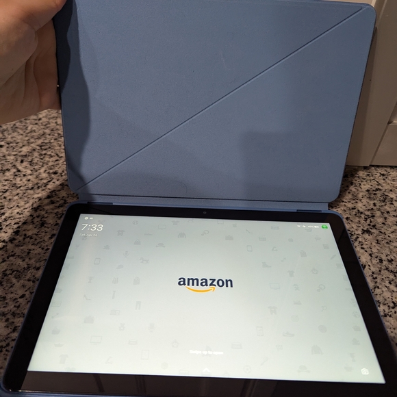 Amazon Tablet Bundle - Picture 8 of 16